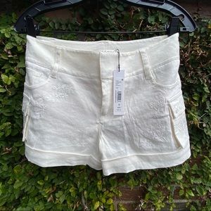 Alice + Olivia off white shorts, size 0, nwt